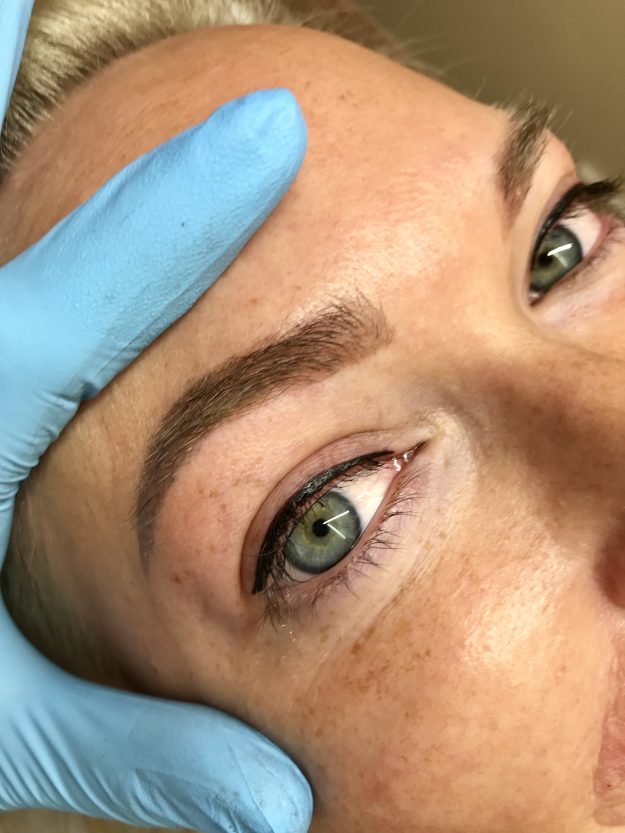 healed-soft-poeder-brows-hannah-stone